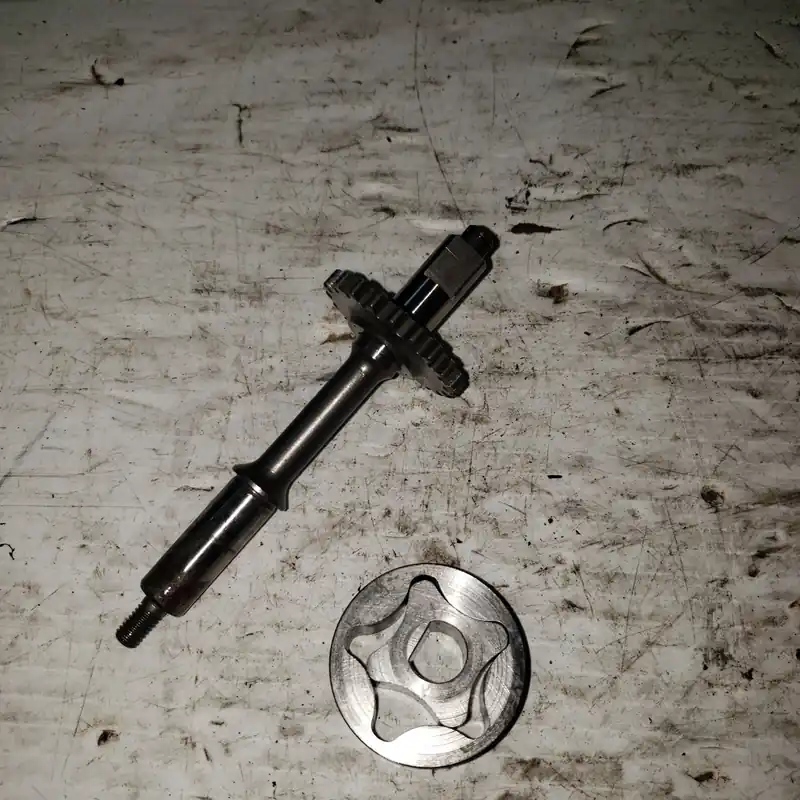 shaft-comp,oil pump Nouvelle Collection